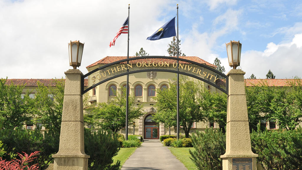 Southern Oregon University Enroll Business Presentations at SOU