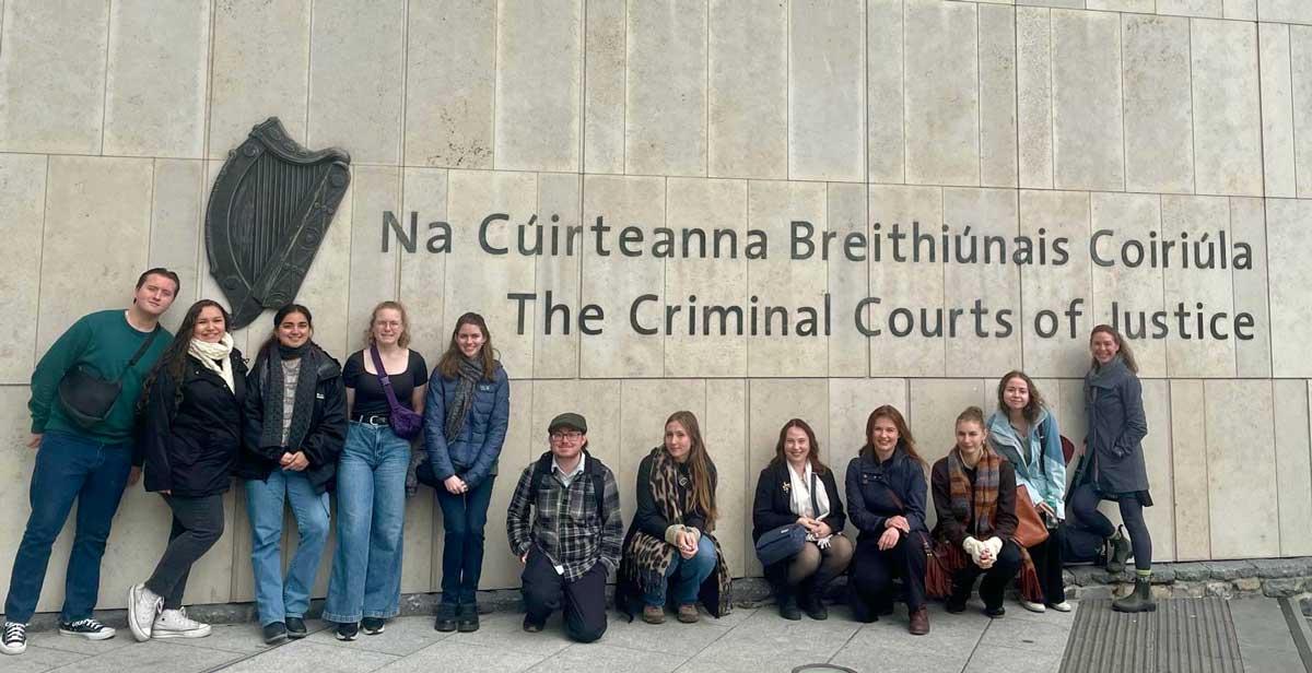 CCJ Students at the Criminal Courts of Justice building