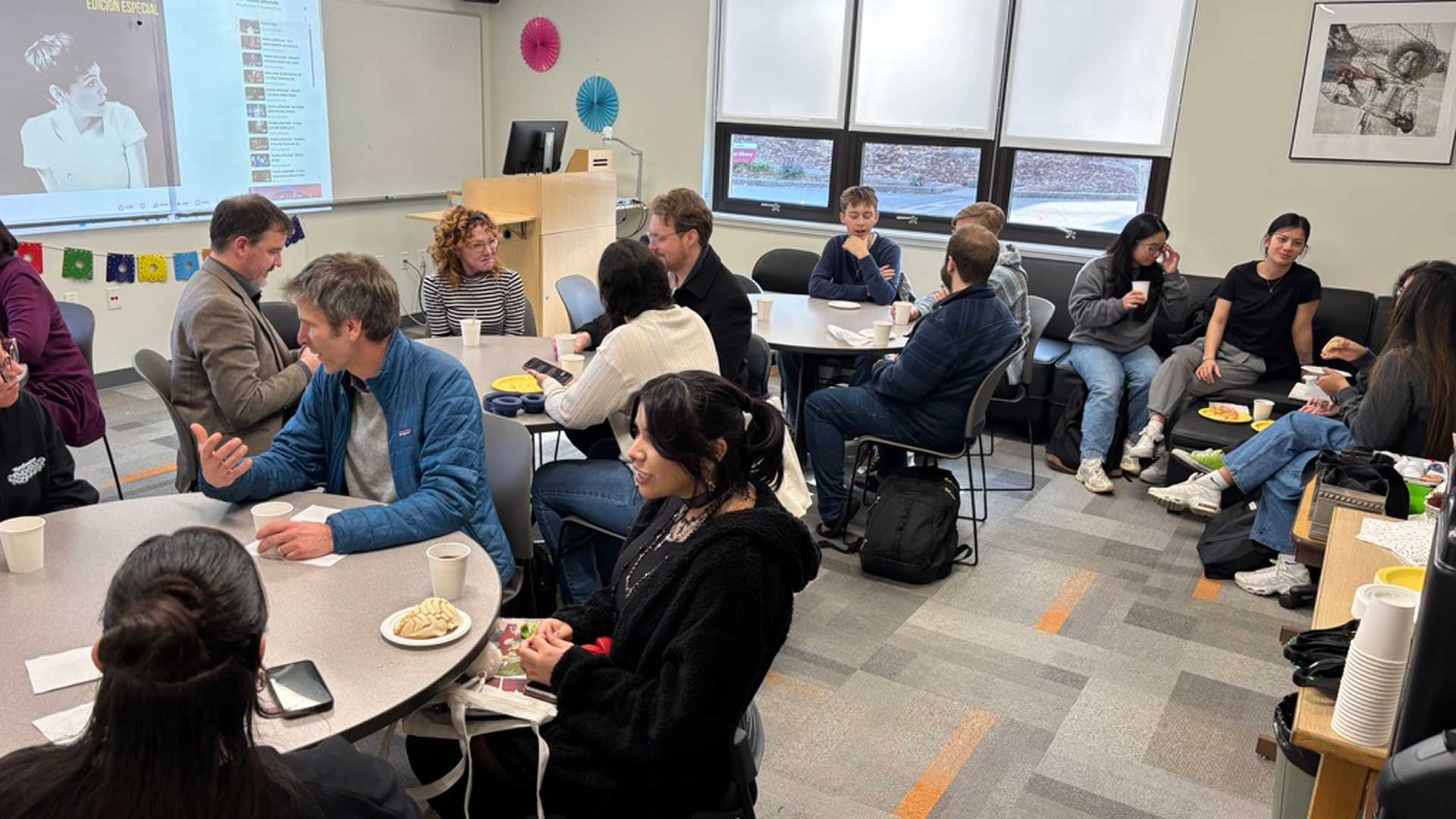 Café con leche en SOU una tradición que crea comunidad