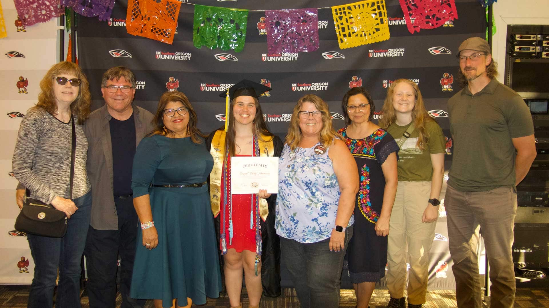 Sí Se Pudo Una celebración de comunidad cultura y éxito académico en SOU